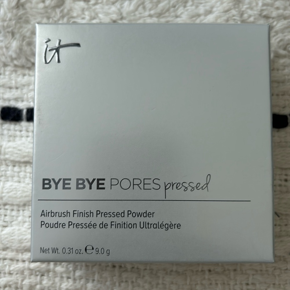 It Cosmetics Bye Bye Pores Pressed Powder